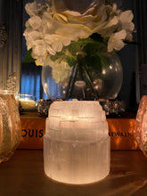 Load image into Gallery viewer, Selenite Tea Light Holders - Tower shapeš