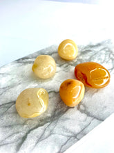 Load image into Gallery viewer, Yellow Agate