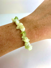 Load image into Gallery viewer, Jade Chipped Bracelet