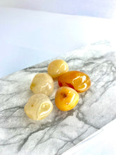Load image into Gallery viewer, Yellow Agate